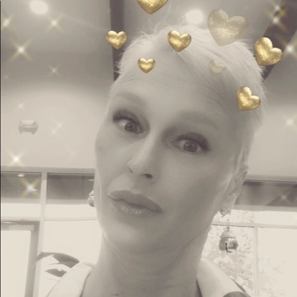 Meet your Posher, Lorelei - Picture 2 of 7